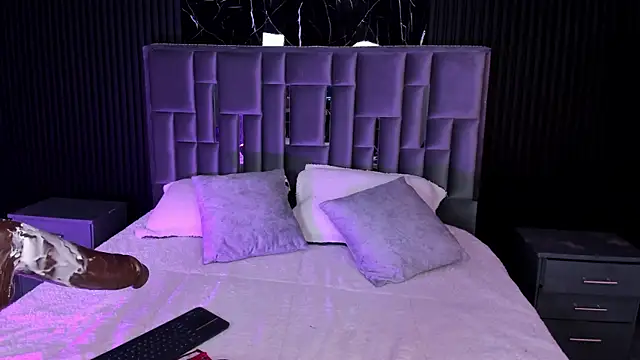 LolaAngellx online show from November 18, 9:03 am