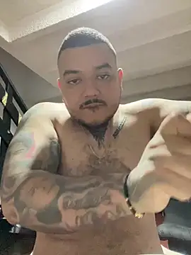 Snapshot of El_Titan1998 chatting on January 5, 1:58 pm El Titan1998 online show from January 5, 1:58 pm