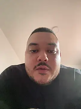 Snapshot of El_Titan1998 chatting on January 5, 5:51 pm El Titan1998 online show from January 5, 5:51 pm