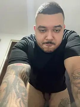 Snapshot of El_Titan1998 chatting on January 5, 10:08 pm El Titan1998 online show from January 5, 10:08 pm