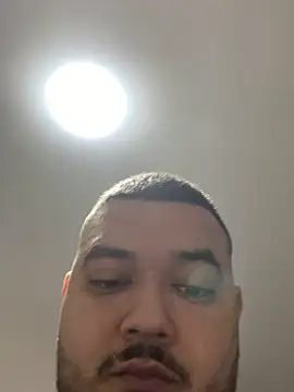 Snapshot of El_Titan1998 chatting on January 6, 2:36 pm El Titan1998 online show from January 6, 2:36 pm