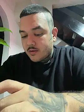 Snapshot of El_Titan1998 chatting on January 17, 10:45 pm El Titan1998 online show from January 17, 10:45 pm