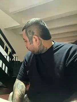 Snapshot of El_Titan1998 chatting on January 23, 3:01 pm El Titan1998 online show from January 23, 3:01 pm