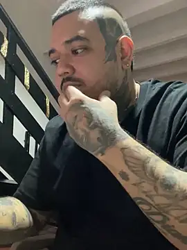 Snapshot of El_Titan1998 chatting on January 25, 2:47 pm El Titan1998 online show from January 25, 2:47 pm