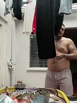 Snapshot of El_Titan1998 chatting on March 7, 11:29 am El Titan1998 online show from March 7, 11:29 am