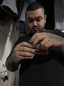 Snapshot of El_Titan1998 chatting on March 8, 10:22 am El Titan1998 online show from March 8, 10:22 am