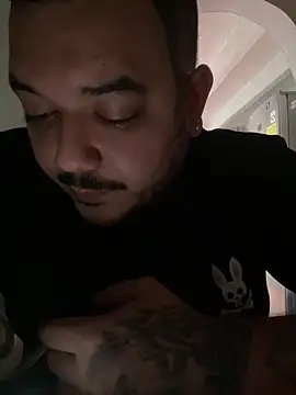 Snapshot of El_Titan1998 chatting on March 9, 3:38 pm El Titan1998 online show from March 9, 3:38 pm