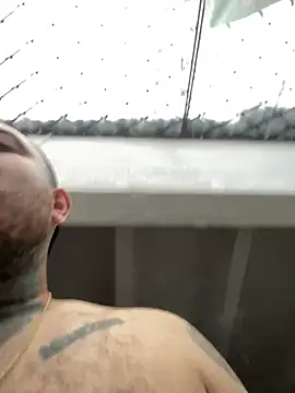 Snapshot of El_Titan1998 chatting on March 12, 11:53 am El Titan1998 online show from March 12, 11:53 am