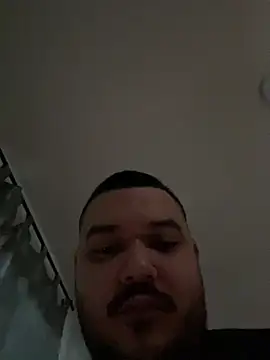 Snapshot of El_Titan1998 chatting on March 14, 1:35 pm El Titan1998 online show from March 14, 1:35 pm