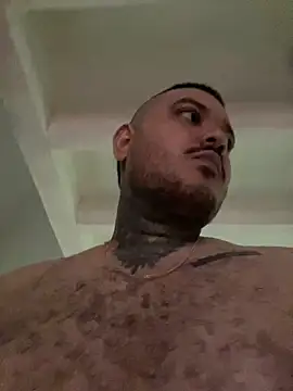 Snapshot of El_Titan1998 chatting on March 22, 9:10 pm El Titan1998 online show from March 22, 9:10 pm