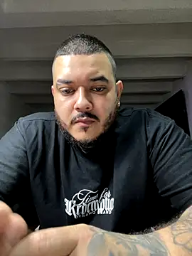 Snapshot of El_Titan1998 chatting on September 12, 10:10 pm El Titan1998 online show from September 12, 10:10 pm