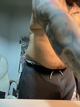 Snapshot of El_Titan1998 chatting on September 29, 11:59 am El Titan1998 online show from September 29, 11:59 am