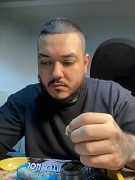 Snapshot of El_Titan1998 chatting on October 2, 11:34 pm El Titan1998 online show from October 2, 11:34 pm