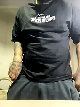 Snapshot of El_Titan1998 chatting on October 9, 11:52 am El Titan1998 online show from October 9, 11:52 am