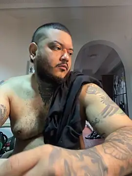 Snapshot of El_Titan1998 chatting on October 12, 12:26 pm El Titan1998 online show from October 12, 12:26 pm