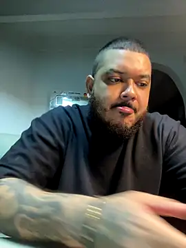 Snapshot of El_Titan1998 chatting on October 20, 11:49 pm El Titan1998 online show from October 20, 11:49 pm