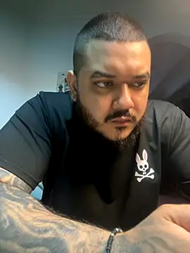 Snapshot of El_Titan1998 chatting on November 2, 11:23 am El Titan1998 online show from November 2, 11:23 am