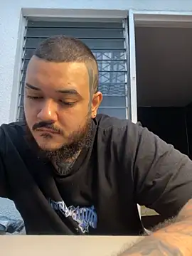 Snapshot of El_Titan1998 chatting on November 14, 10:07 pm El Titan1998 online show from November 14, 10:07 pm