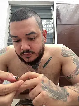 Snapshot of El_Titan1998 chatting on December 1, 12:43 pm El Titan1998 online show from December 1, 12:43 pm