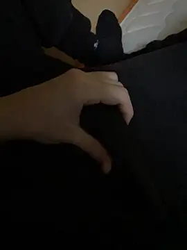 Snapshot of Dvddd chatting on December 3, 10:02 am Dvddd online show from December 3, 10:02 am