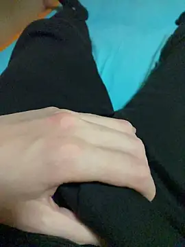 Snapshot of Dvddd chatting on December 5, 4:47 pm Dvddd online show from December 5, 4:47 pm