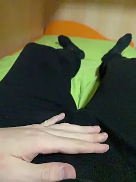 Snapshot of Dvddd chatting on December 18, 3:51 pm Dvddd online show from December 18, 3:51 pm