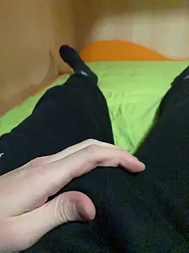 Snapshot of Dvddd chatting on December 20, 1:51 pm Dvddd online show from December 20, 1:51 pm