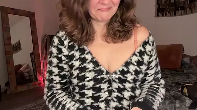 leahsparkles online show from December 18, 2:50 am