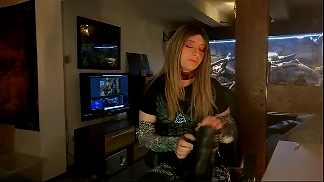 Snapshot of DYasmin69 chatting on November 15, 6:59 pm DYasmin69 online show from November 15, 6:59 pm