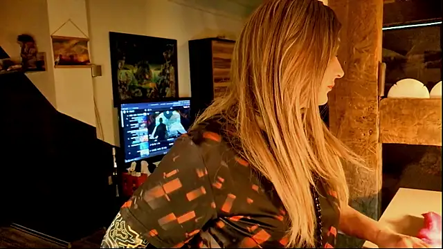 Snapshot of DYasmin69 chatting on December 22, 9:23 pm DYasmin69 online show from December 22, 9:23 pm