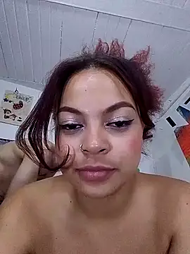 Snapshot of BlakeandRouse chatting on February 2, 11:21 pm BlakeandRouse online show from February 2, 11:21 pm