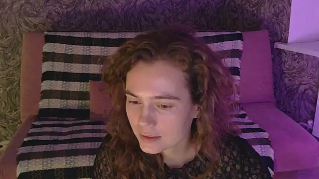 Snapshot of CurlyNed chatting on December 25, 5:26 pm CurlyNed online show from December 25, 5:26 pm