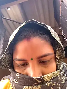 Snapshot of sweet_suman chatting on December 16, 4:17 am sweet suman online show from December 16, 4:17 am