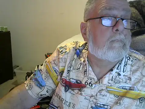 Snapshot of viejo_oso chatting on October 12, 4:50 pm viejo oso online show from October 12, 4:50 pm