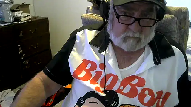 Snapshot of viejo_oso chatting on December 21, 8:16 pm viejo oso online show from December 21, 8:16 pm