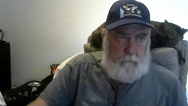 Snapshot of viejo_oso chatting on April 19, 8:22 pm viejo oso online show from April 19, 8:22 pm