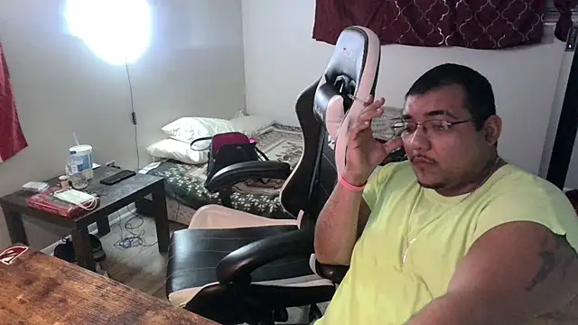 cloudy couple444 online show from December 28, 6:06 am