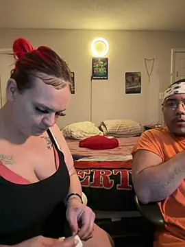 cloudy couple444 online show from March 15, 8:37 am