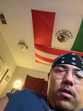 cloudy couple444 online show from September 17, 4:58 am