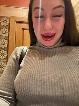 Snapshot of AndreaMood chatting on January 12, 10:34 am AndreaMood online show from January 12, 10:34 am