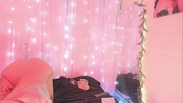 Snapshot of NattSumi chatting on February 18, 9:43 am NattSumi online show from February 18, 9:43 am