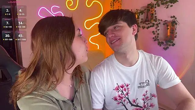 RobertAndLinela online show from October 11, 8:02 am