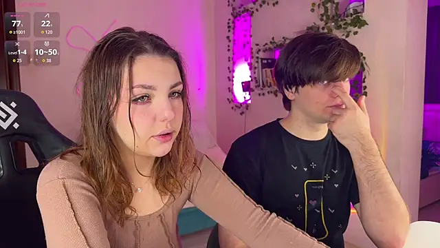 RobertAndLinela online show from December 4, 2:10 am