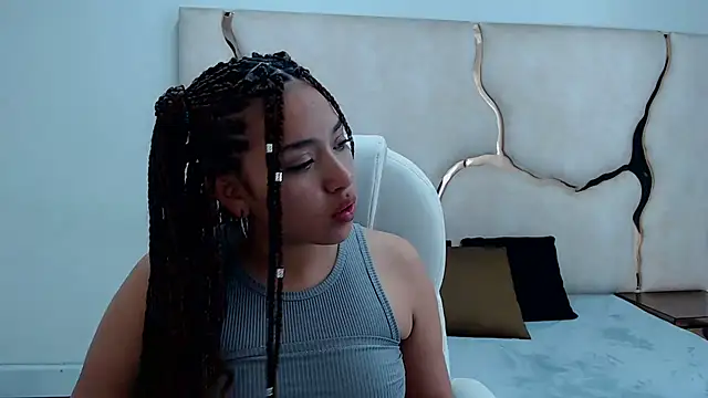 Snapshot of IsabellRodriguez18 chatting on January 29, 10:48 am IsabellRodriguez18 online show from January 29, 10:48 am