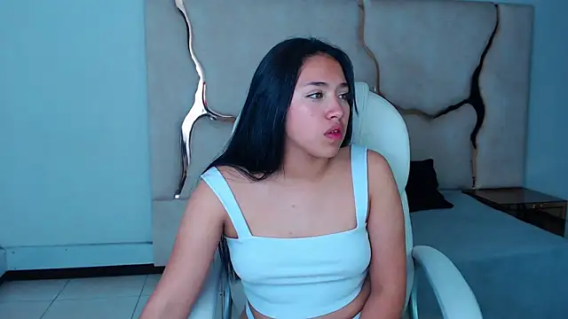 Snapshot of IsabellRodriguez18 chatting on February 5, 10:19 am IsabellRodriguez18 online show from February 5, 10:19 am