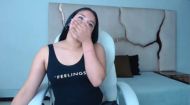 Snapshot of IsabellRodriguez18 chatting on February 12, 3:29 am IsabellRodriguez18 online show from February 12, 3:29 am