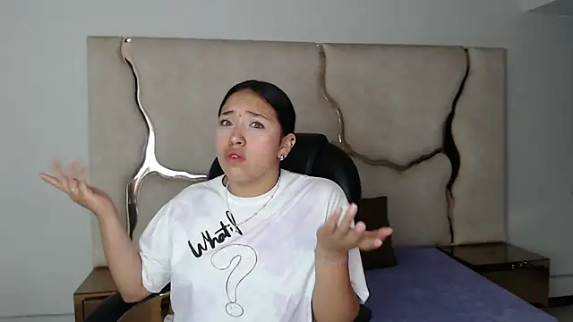 Snapshot of IsabellRodriguez18 chatting on February 28, 4:32 am IsabellRodriguez18 online show from February 28, 4:32 am