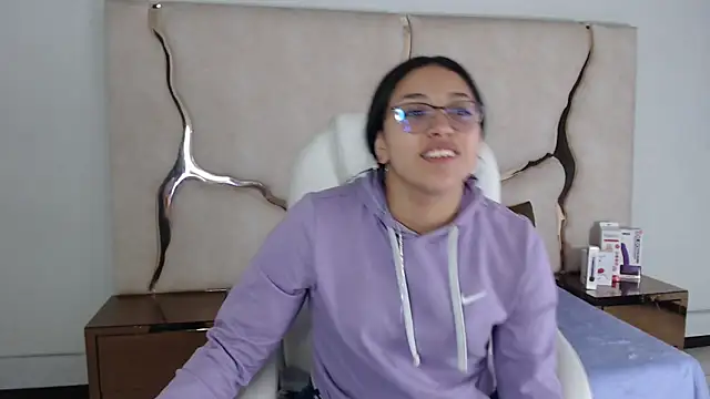 Snapshot of IsabellRodriguez18 chatting on March 5, 4:13 am IsabellRodriguez18 online show from March 5, 4:13 am