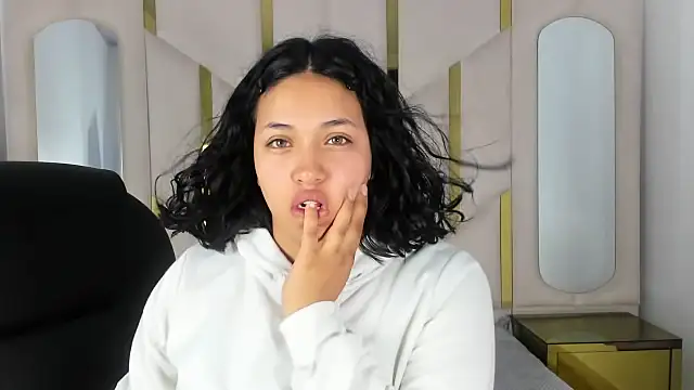 Snapshot of IsabellRodriguez18 chatting on September 13, 3:17 am IsabellRodriguez18 online show from September 13, 3:17 am