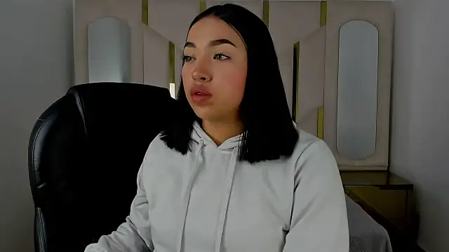 Snapshot of IsabellRodriguez18 chatting on October 6, 3:26 am IsabellRodriguez18 online show from October 6, 3:26 am